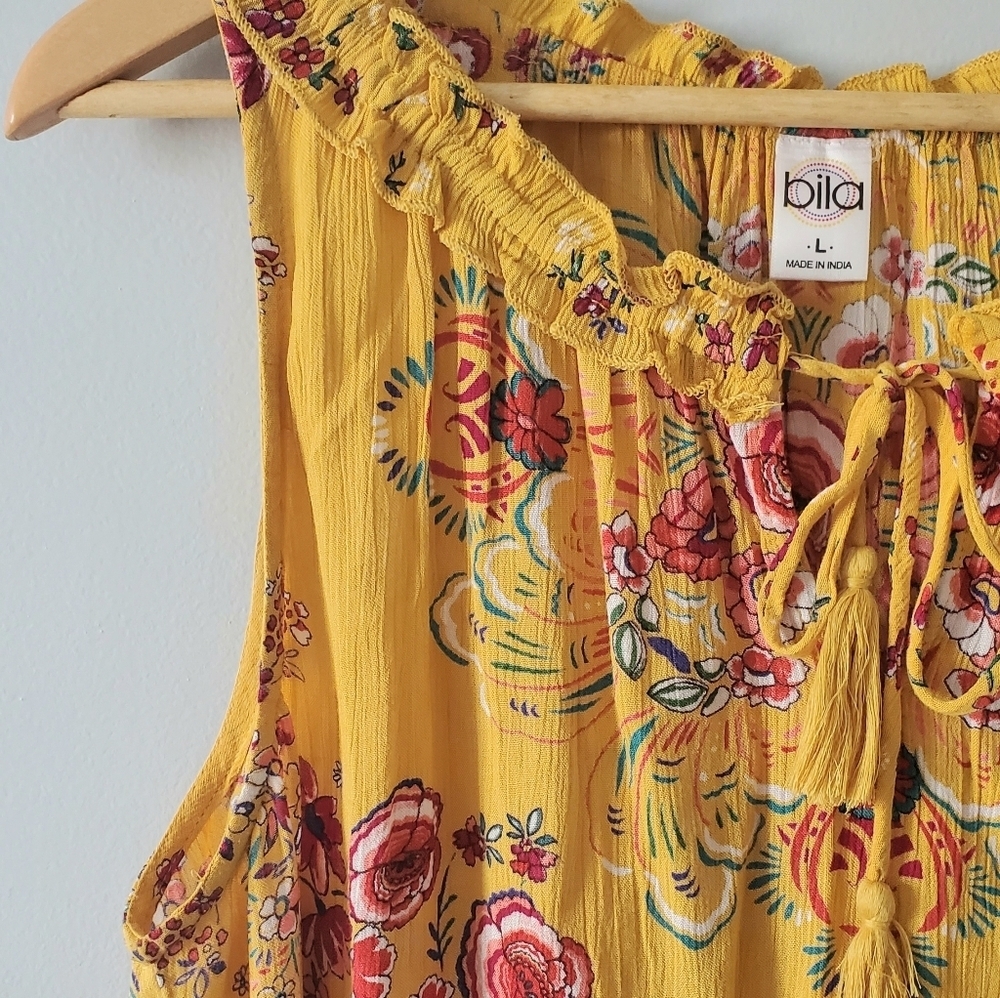 Bila Yellow Floral Ruffled Shell/Tank Size Large - Picture 3 of 7